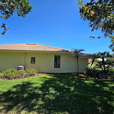 Wesley-chapel-Florida-roof-cleaning 1